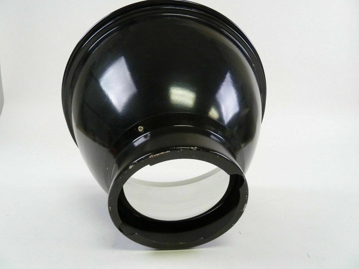 Speedotron 9.5 Inch Reflector - Black Outside Finish - Silver Interior Studio Lighting and Equipment - Strobe Accessories Speedotron 10101717